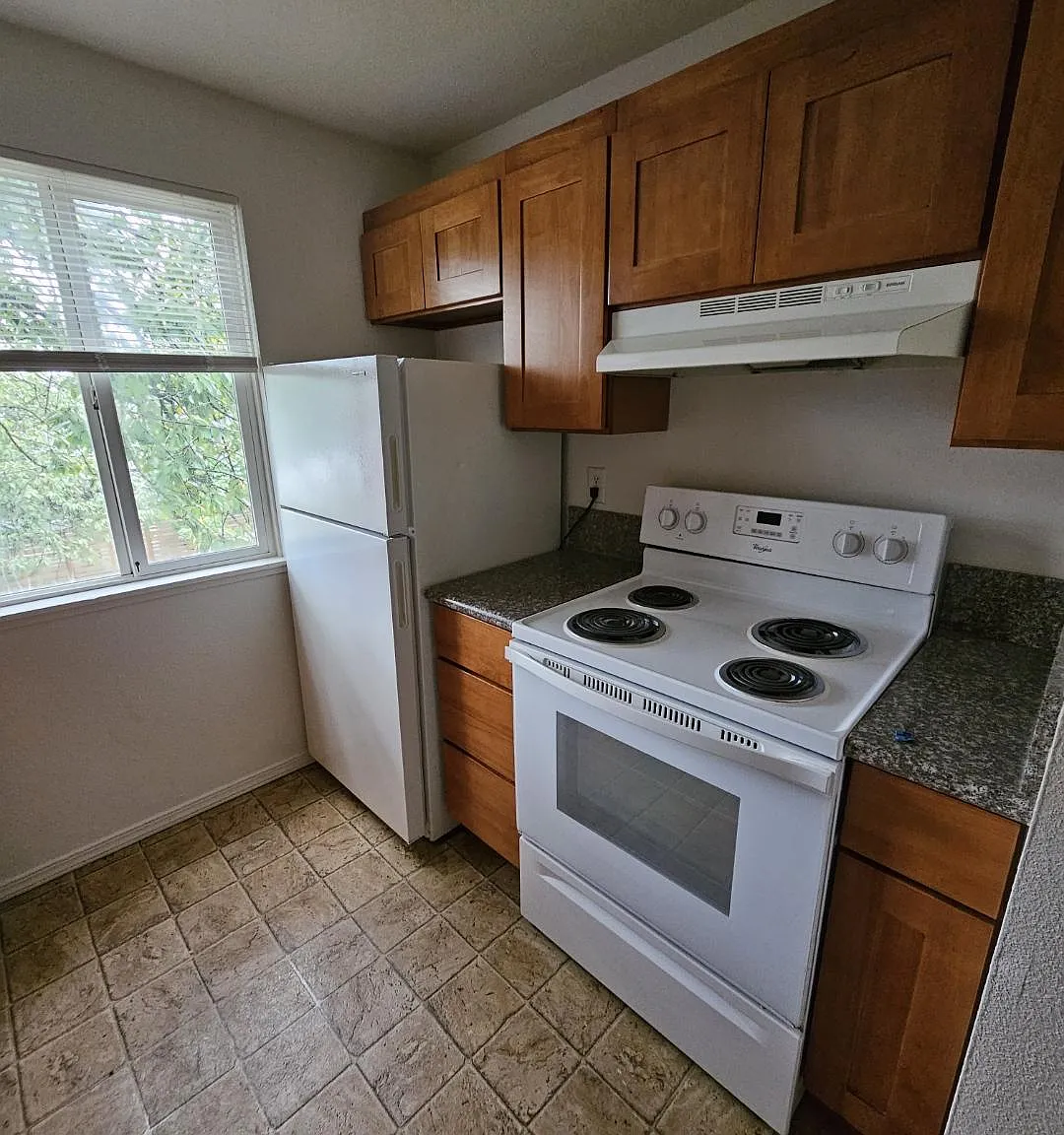 8231 NE Broadway St — Photo 2