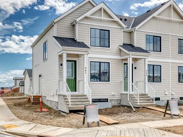 261 N Heirloom Way SE, Calgary, AB T3S 0H3