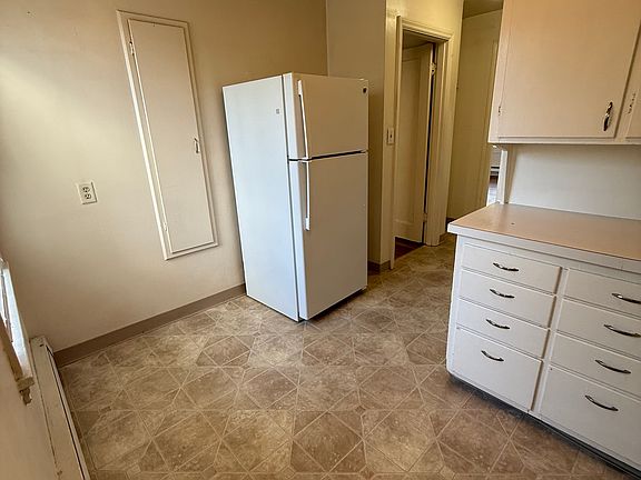 5th image of 606 Whitworth Ln S