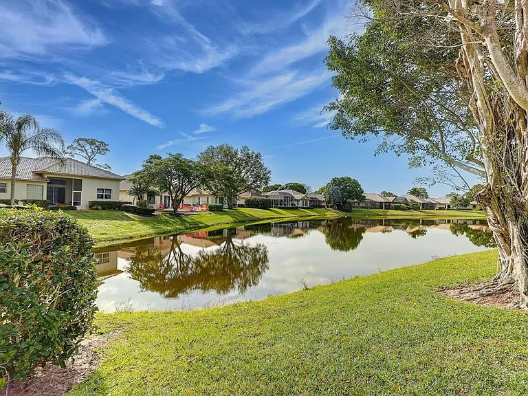 7334 Pine Creek Way — Photo 26