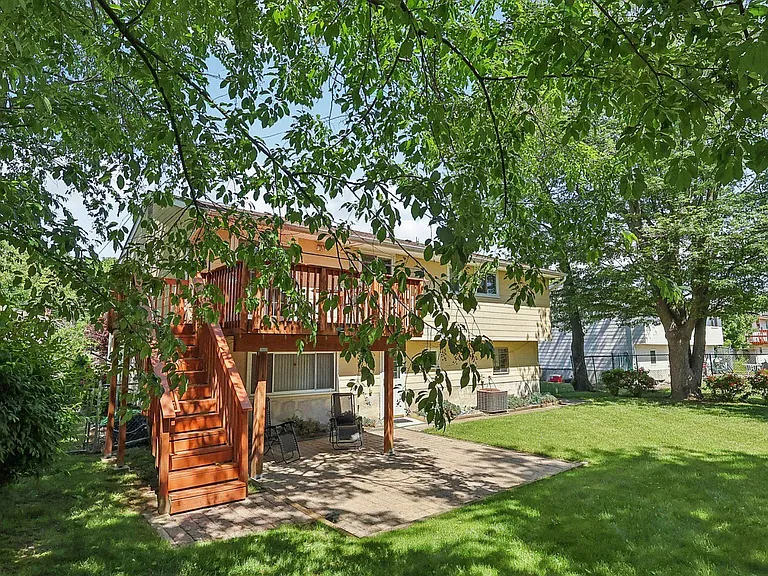 11 Knollwood Dr — Photo 31