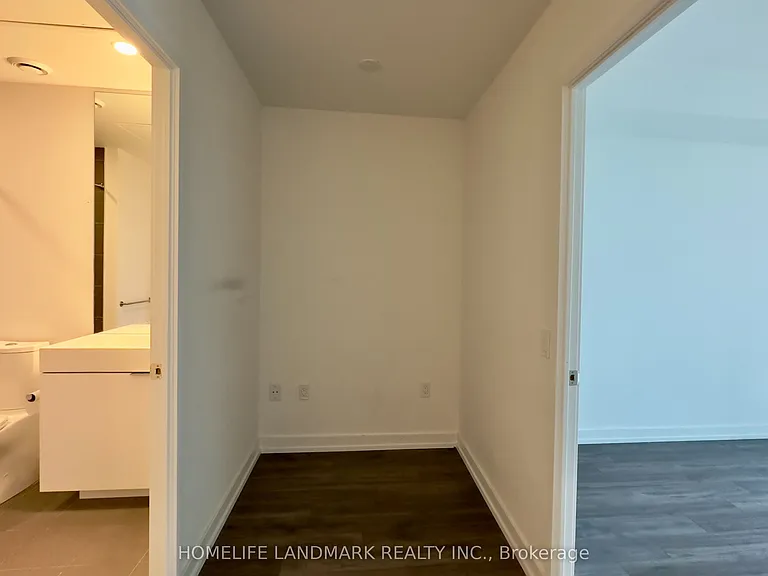 33 Helendale Ave #809 — Photo 6