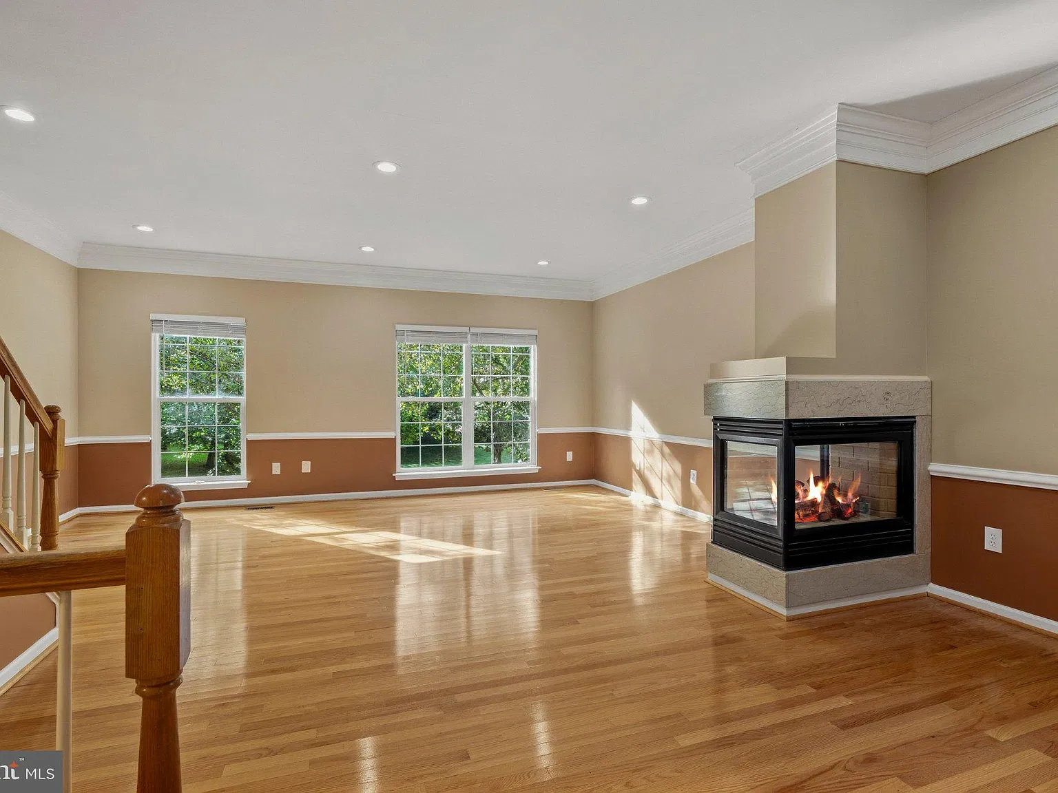4 bed, 3.5 bath, 2470 sqft, $2,900 — Photo 2