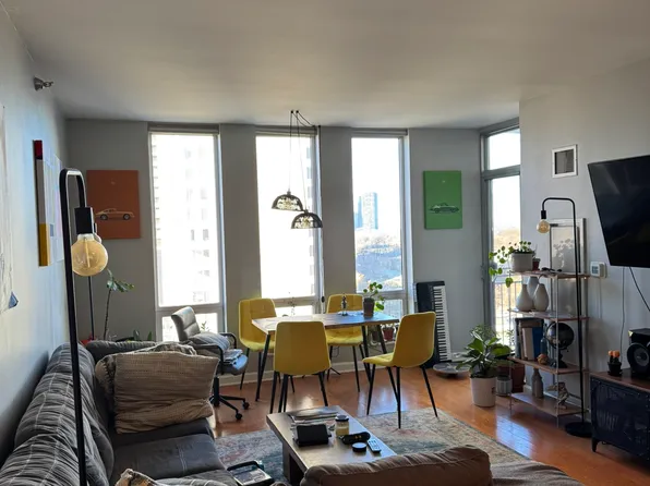 1250 S Michigan Ave APT 1005, Chicago, IL 60605