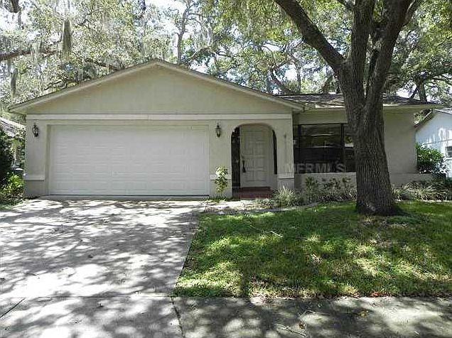 1st image of 31 Harbor Oaks Cir
