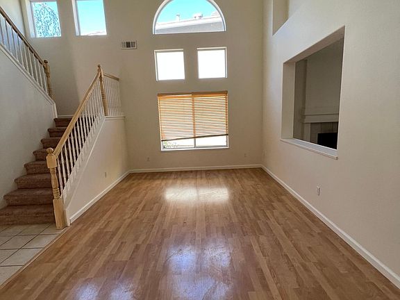 2nd image of 1541 Doulton Dr