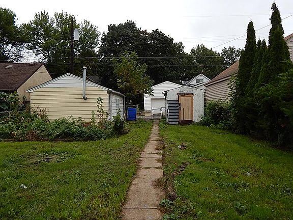 2nd image of 1103 Jessamine Ave E