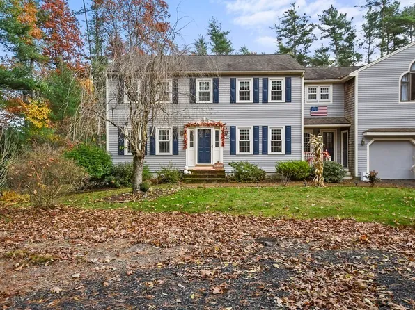 40 Holly Ln, Bridgewater, MA 02324
