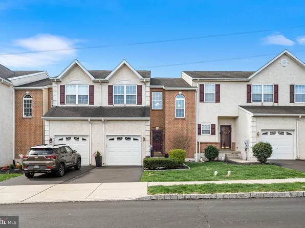 932 Cholet Dr, Collegeville, PA 19426