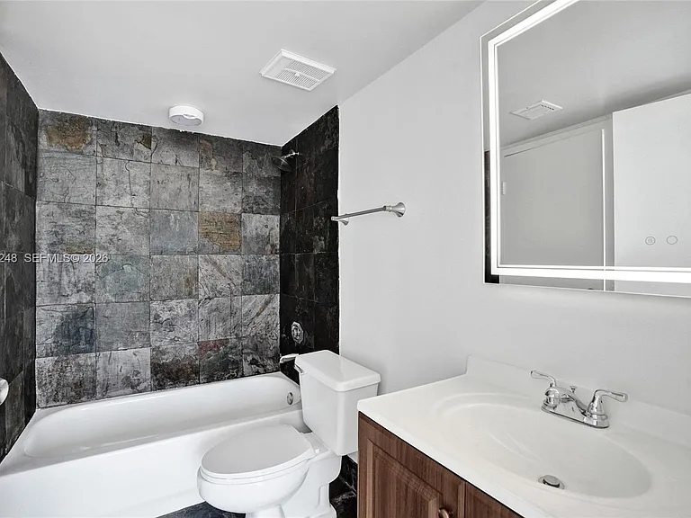 7601 E Treasure Dr #2205 — Photo 19