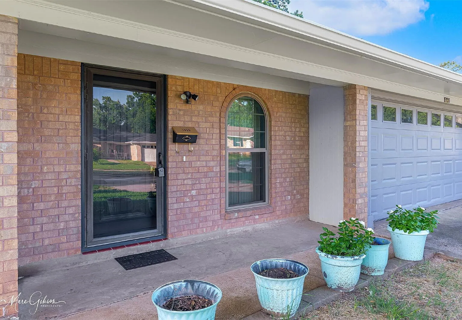 3 bed, 2.0 bath, 1400 sqft, $1,500 — Photo 3