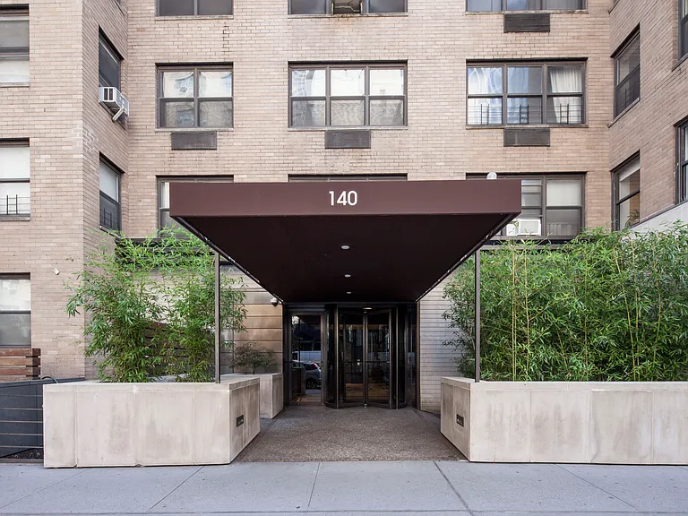 140 E 56th St #11F — Photo 13