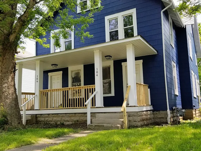 104-106 N Hague Ave — Photo 1