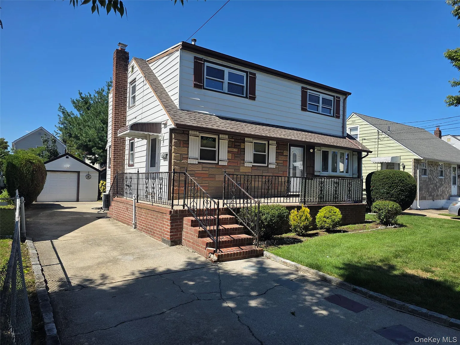 2 bed, 1.0 bath, 900 sqft, $3,200 — Photo 2