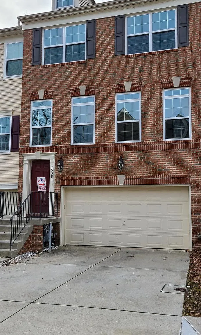3 bed, 4.0 bath, 2336 sqft, $3,000 — Photo 1