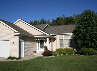 2242 Applegate Dr NW, Grand Rapids, MI