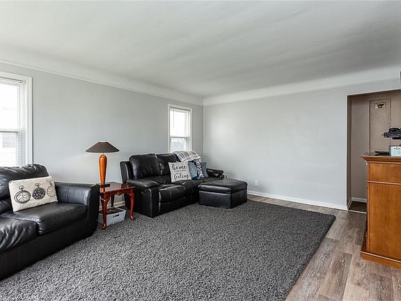 2nd image of 5211 Tuxedo Ave