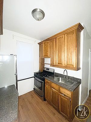 2nd image of 4-37 27th Ave #1A