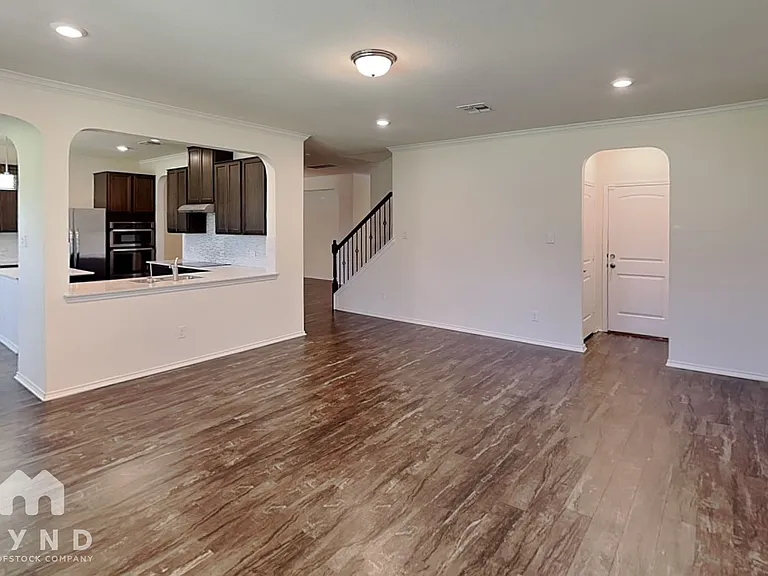 1125 Sampley Ln — Photo 3