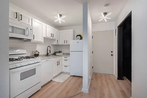 1515 Clermont Photo 1