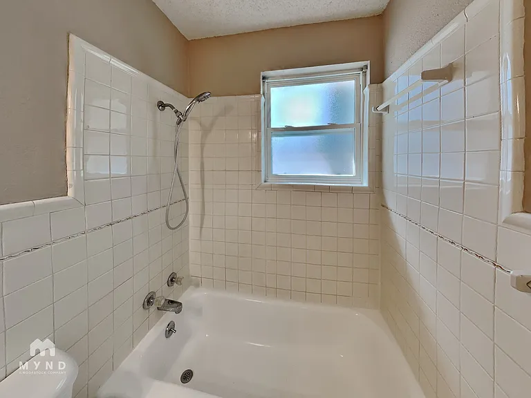 129 NE Michael Dr — Photo 14