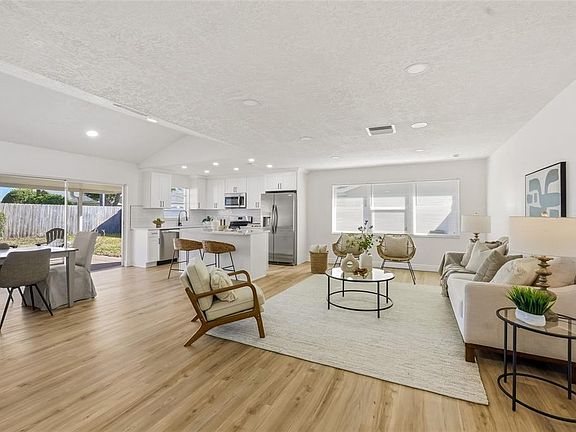 5th image of 13495 San Rafael Dr