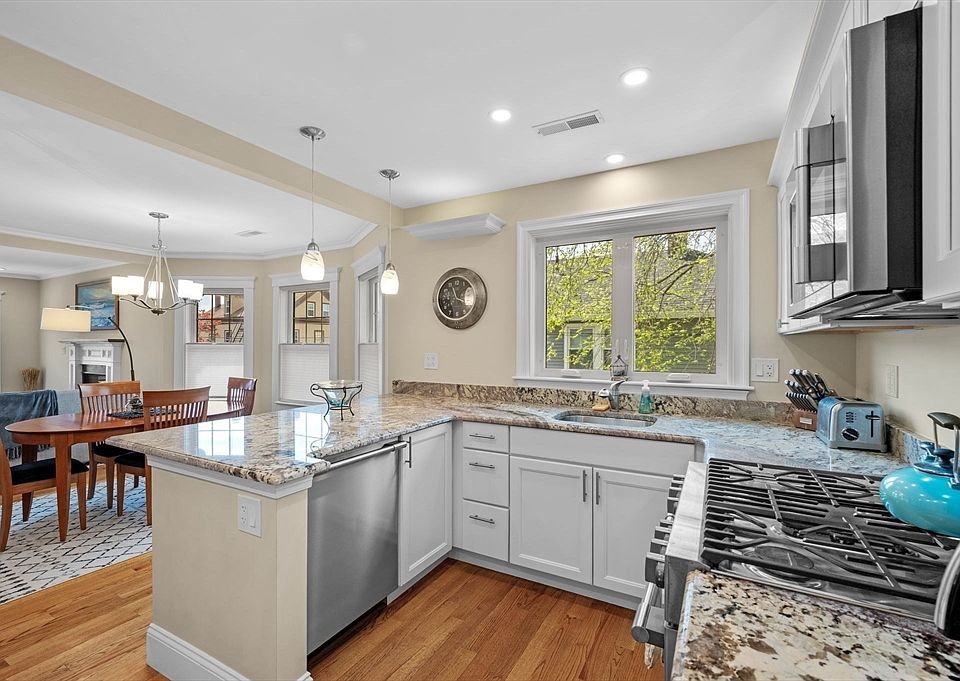 1st image of 52 Ashland St #52
