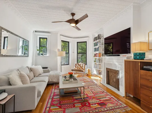 719 Carroll St APT 2L, Brooklyn, NY 11215