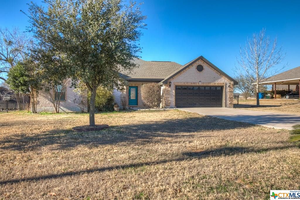 419 4th St, Floresville, TX 78114 Zillow