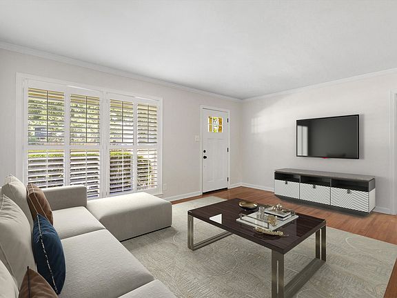 3rd image of 4885 Lynbar Ave