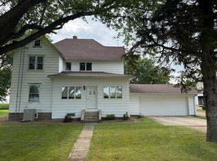 38498 Ironwood Ave, Redwood Falls, MN 56283