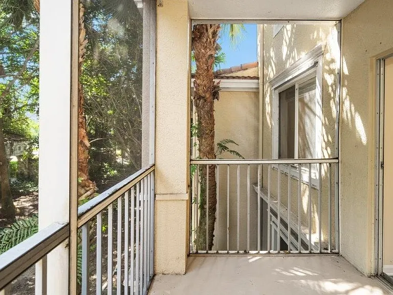 Ibis Reserve Apartments — Photo 9