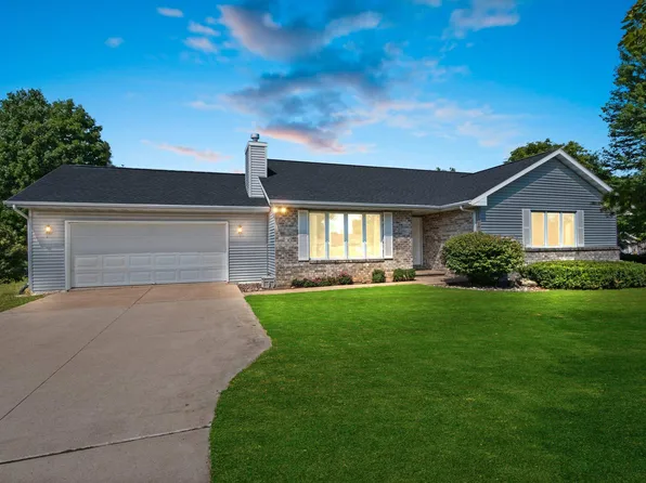 5069 Meadowview Ln, Oconto Falls, WI 54154