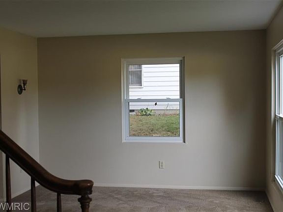 2nd image of 624 Circlewood Dr S