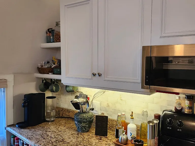6 Howe Ave — Photo 14