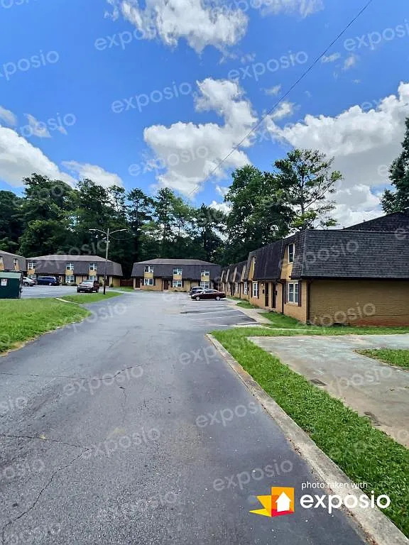 3198 Washington Road East Point GA 30344 — Photo 3