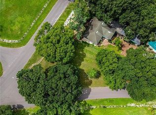 10807 N Forest Hills Dr, Tampa, FL 33612