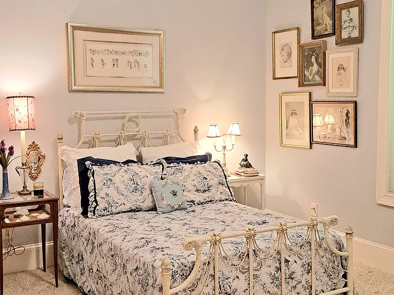 Second bedroom, double bed