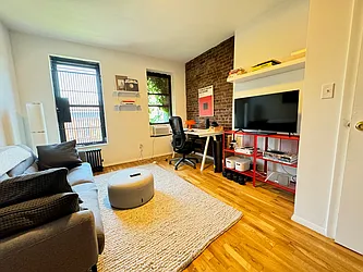 Rented by KNOCKKNOCK LLC