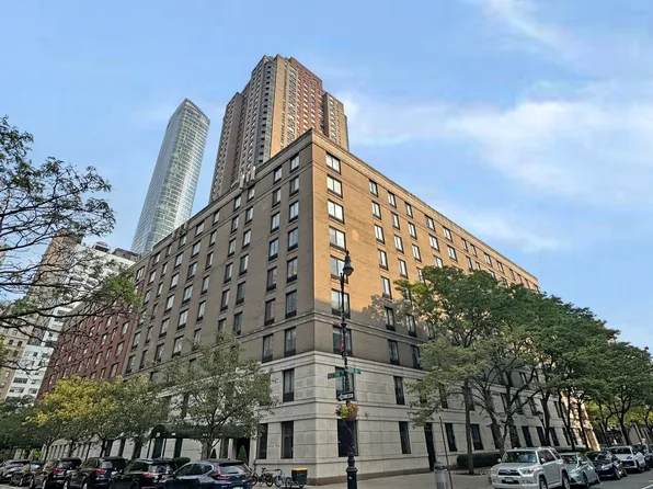 280 Rector Place image 15 of 17