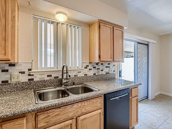 5th image of 8053 Cetus Cir