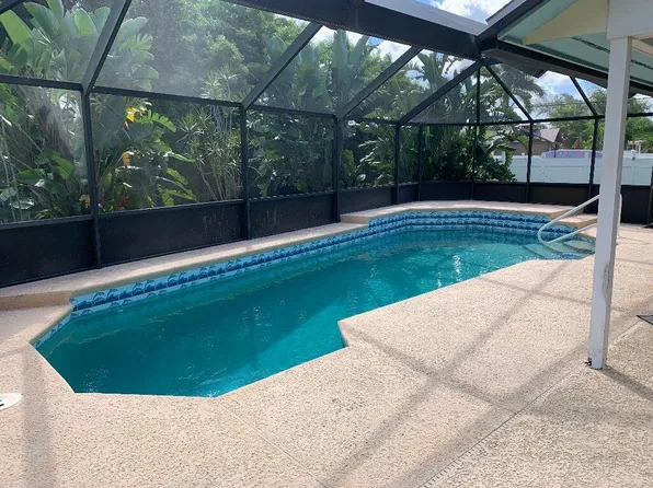 586 SE Penn Avenue, Port St Lucie, FL 34952