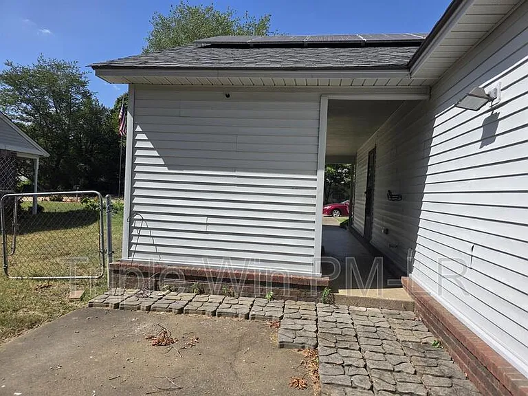 113 Northfield Dr — Photo 4