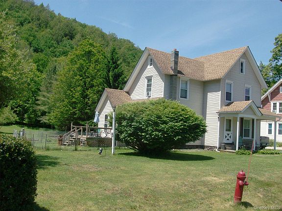 3rd image of 5 Riverside Drive