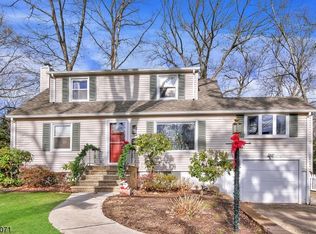 29 Packanack Lake Rd, Wayne, NJ 07470