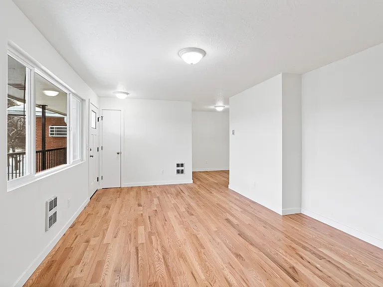 1608 W 8th Ave #302 — Photo 3
