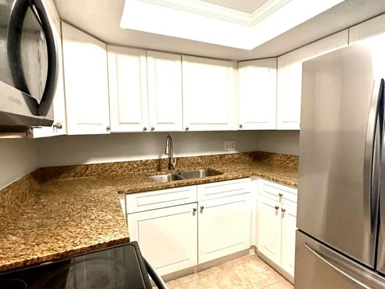 3864 La Mirada Dr N #5 — Photo 1