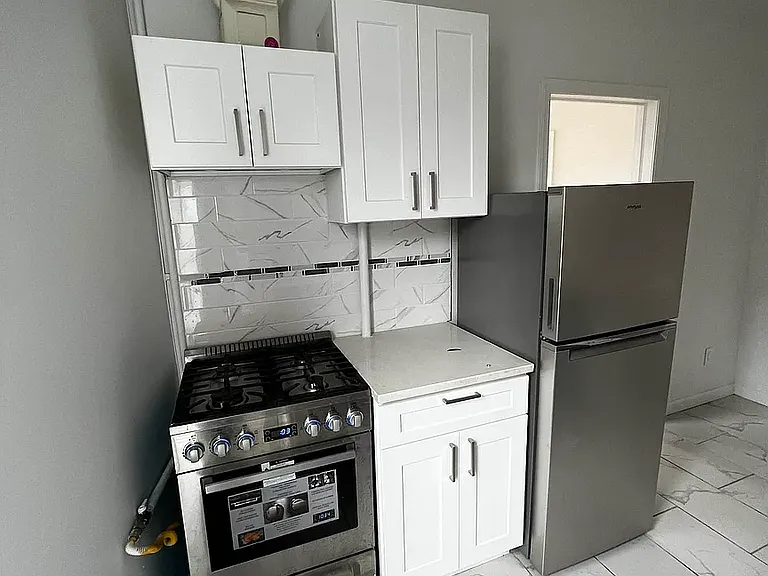 86 Kenmare St #29 — Photo 3
