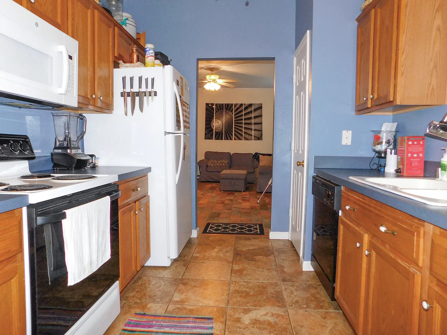 3 bed, 1204 sqft, $1,995 — Photo 4