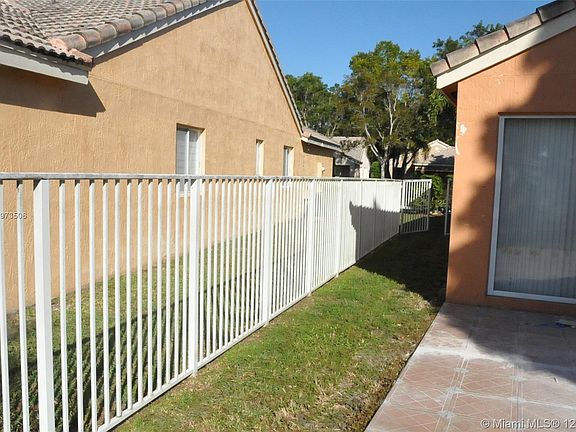 5th image of 4025 Pine Ridge Ln Unit 4025